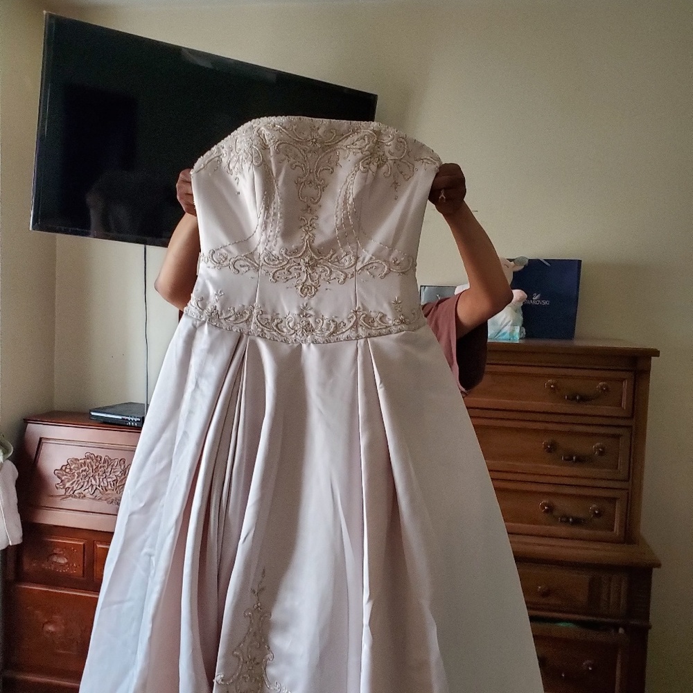 Christina Wu traditional wedding gown